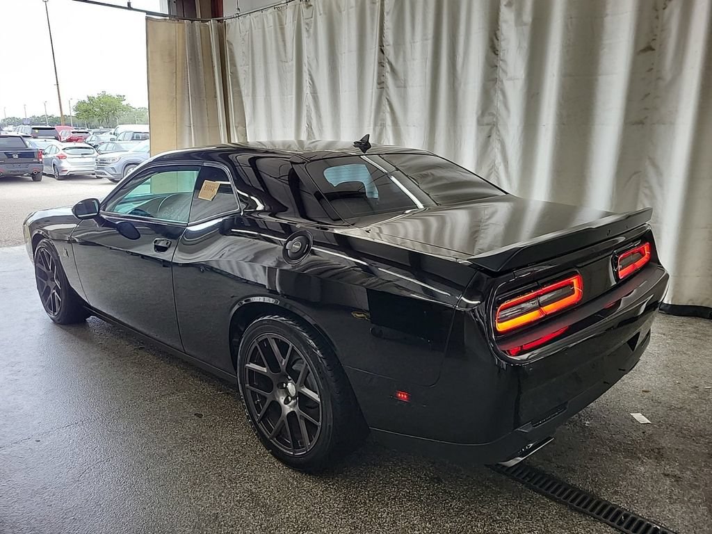 Used 2016 Dodge Challenger R/T Scat Pack w/ Leather Interior Group RWD image 8