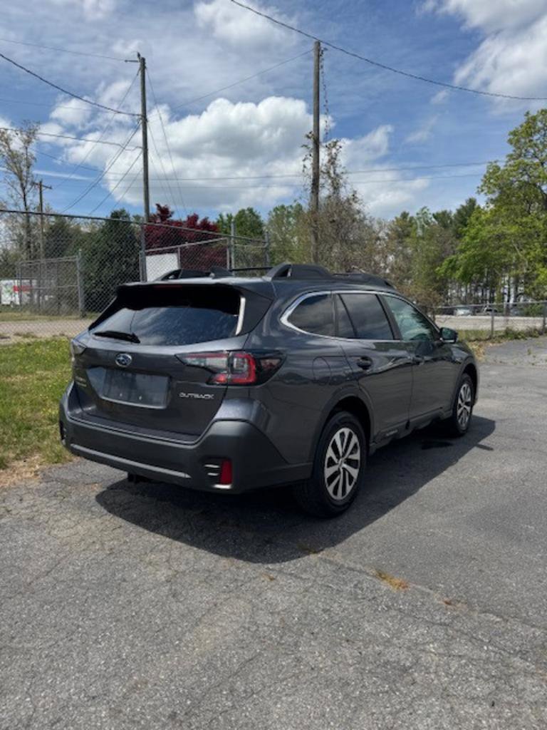 Used 2022 Subaru Outback Premium AWD/4WD image 4