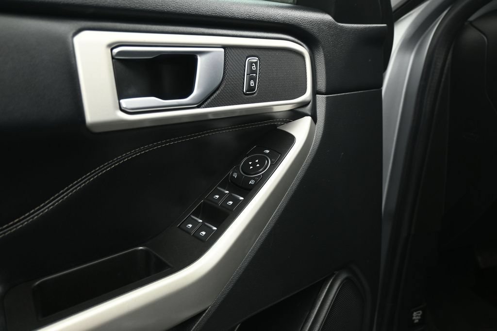 Certified 2022 Ford Explorer XLT RWD image 10