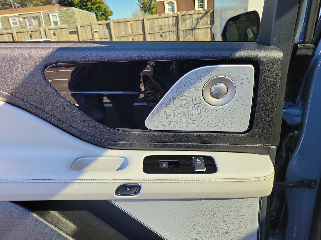 New 2027 Lincoln Aviator Reserve AWD/4WD image 15