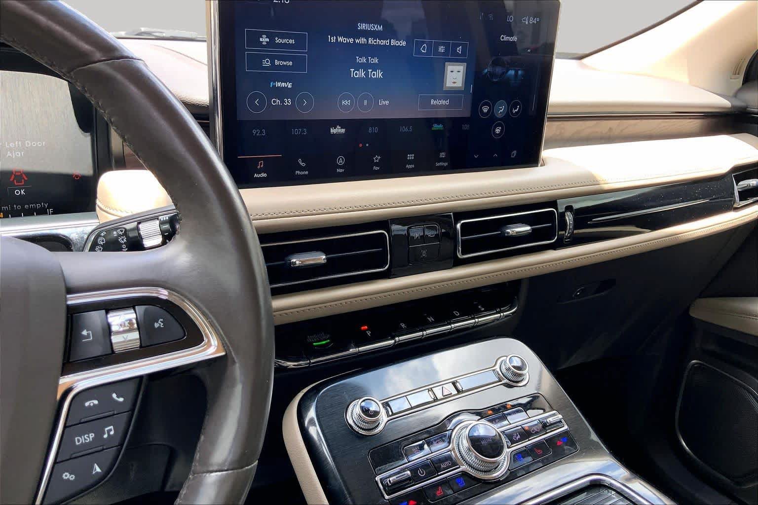 Used 2022 Lincoln Nautilus Reserve AWD/4WD image 7