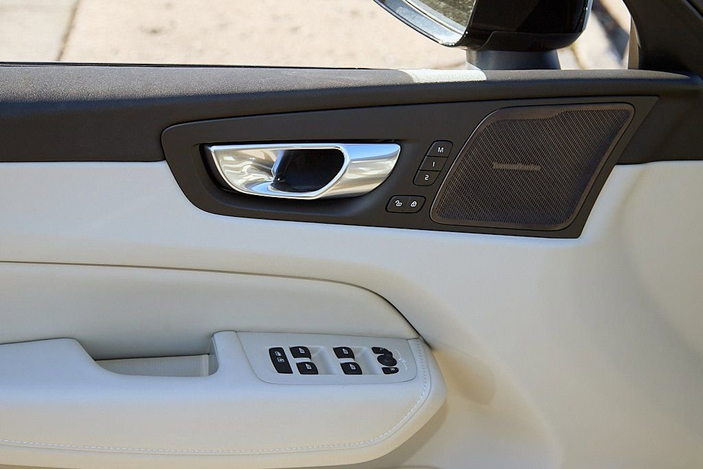 New 2026 Volvo XC60 B5 Ultra w/ Protection Package Premier image 10