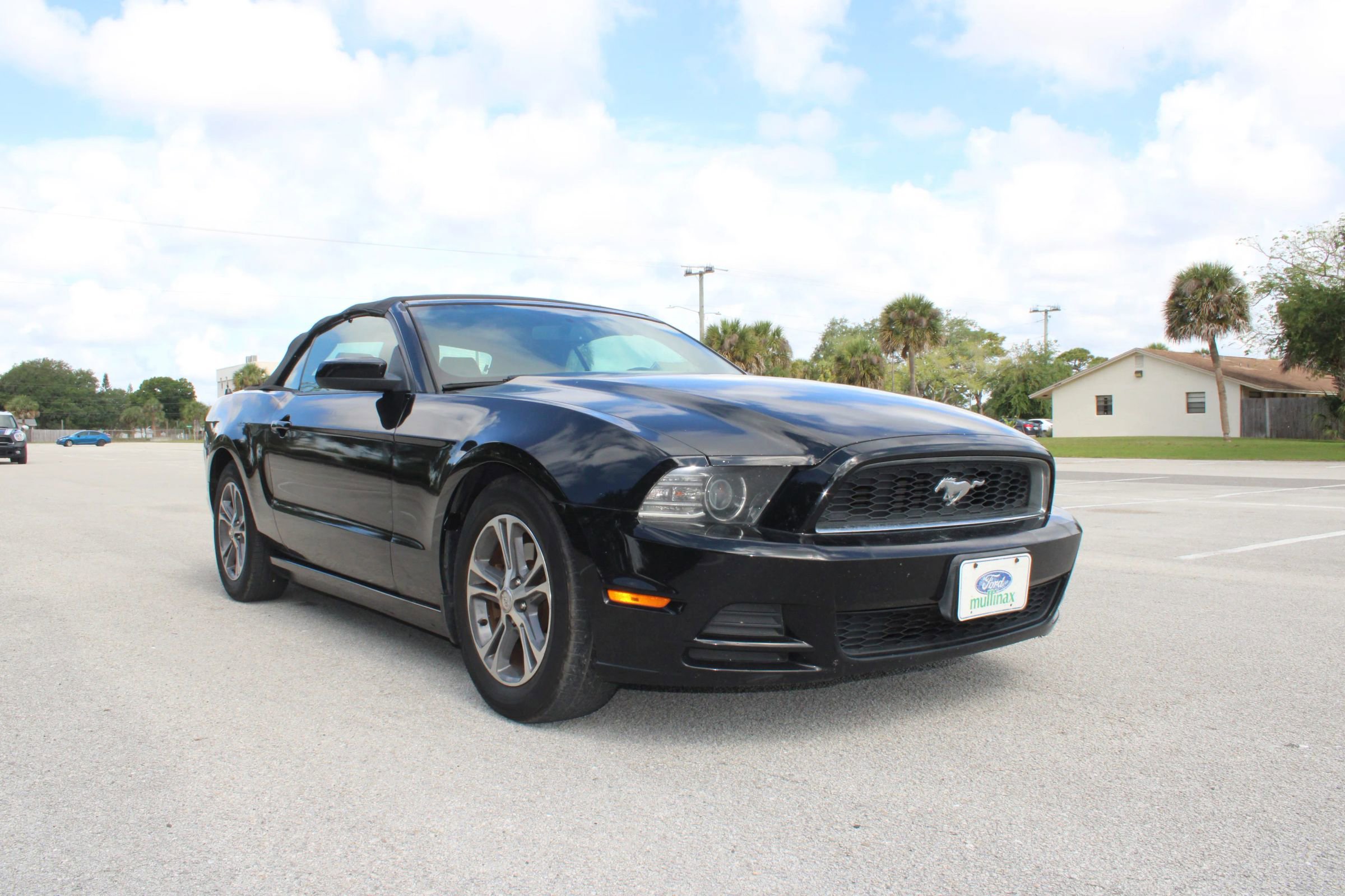 Used 2014 Ford Mustang Premium RWD image 9
