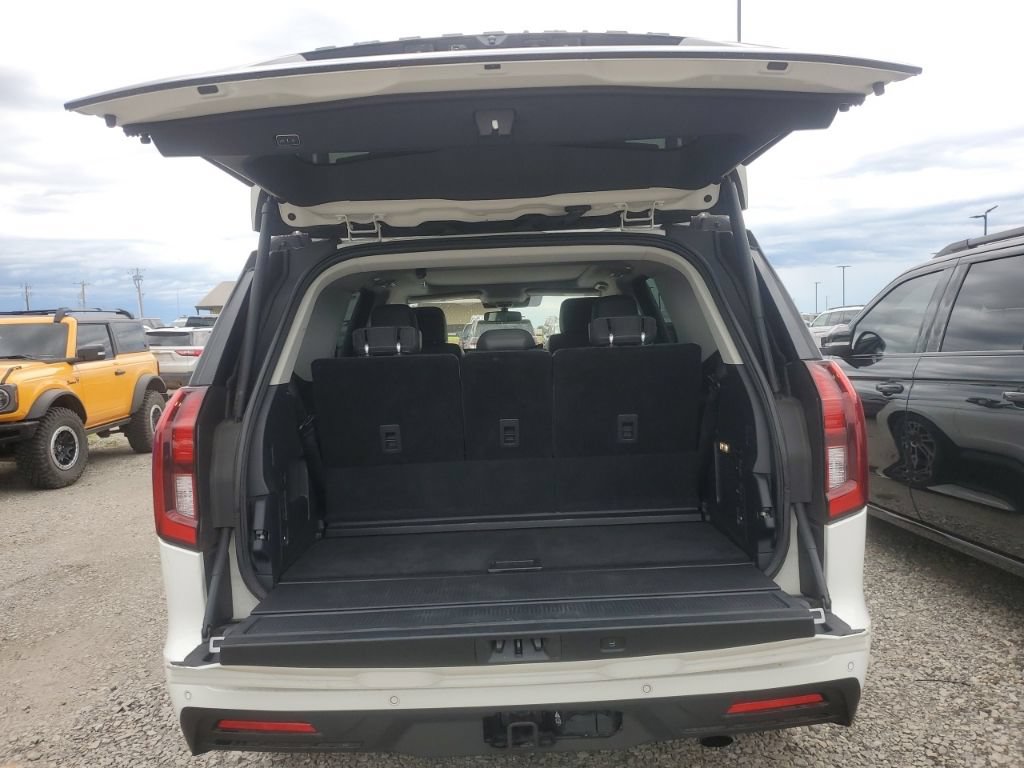 Used 2025 Ford Expedition Active AWD/4WD image 22