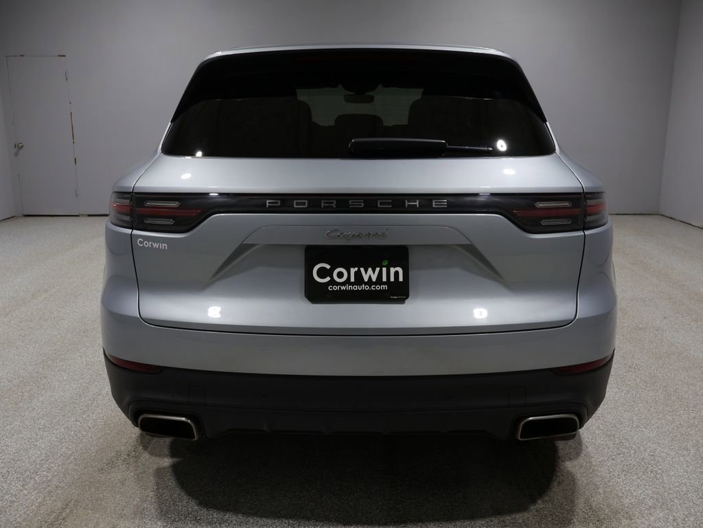 Used 2022 Porsche Cayenne Base image 3