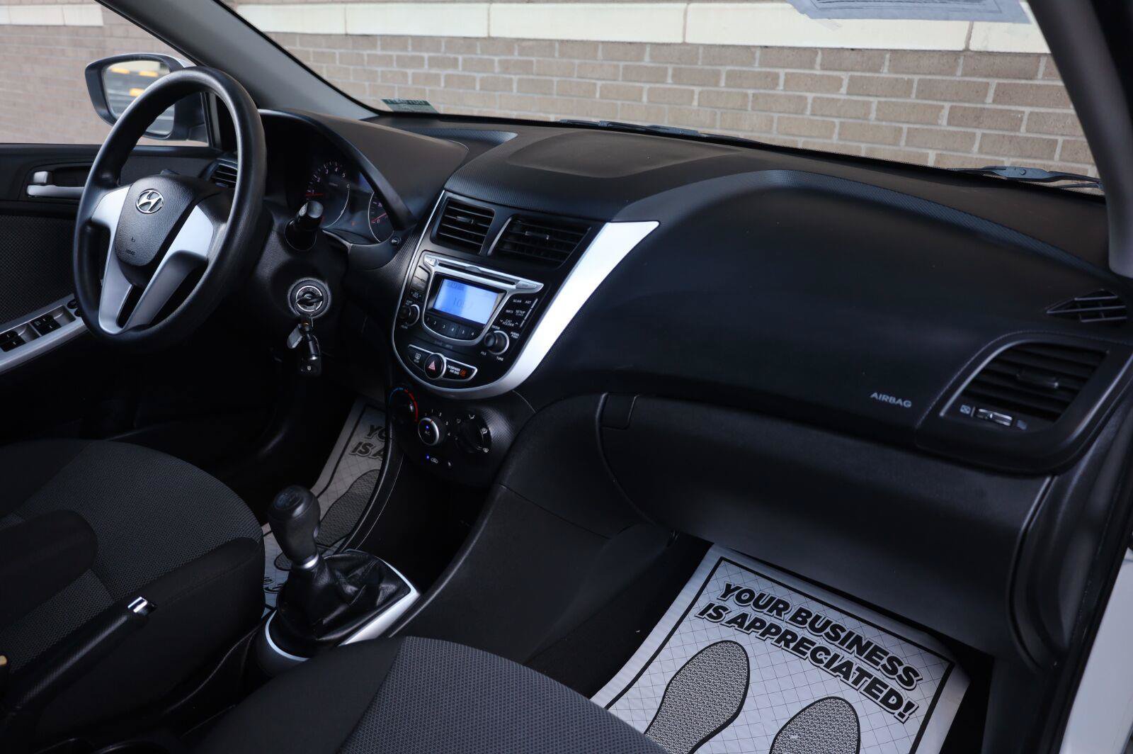 Used 2013 Hyundai Accent GS FWD image 28