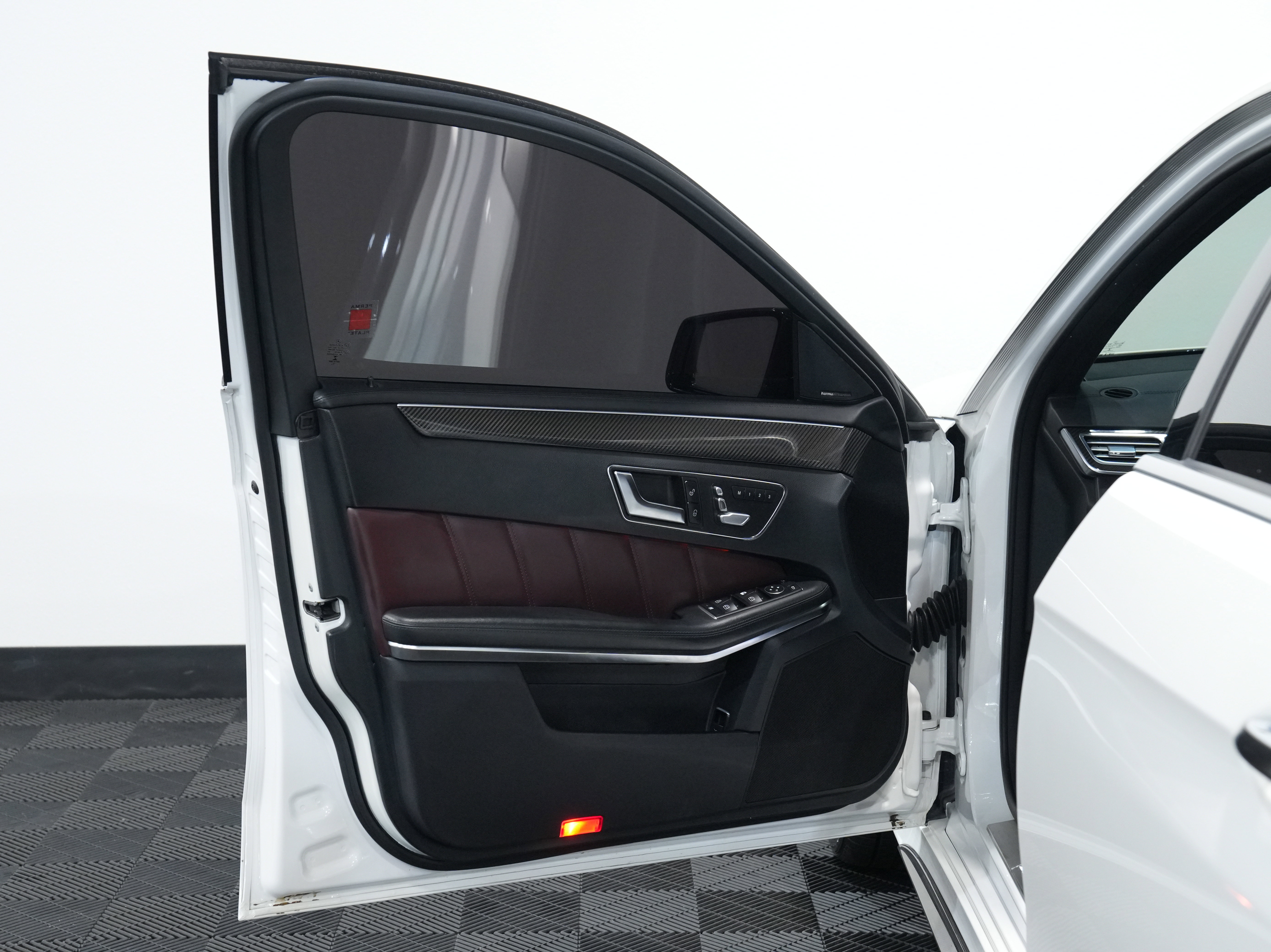 Used 2014 Mercedes-Benz E 63 AMG S-Model image 28