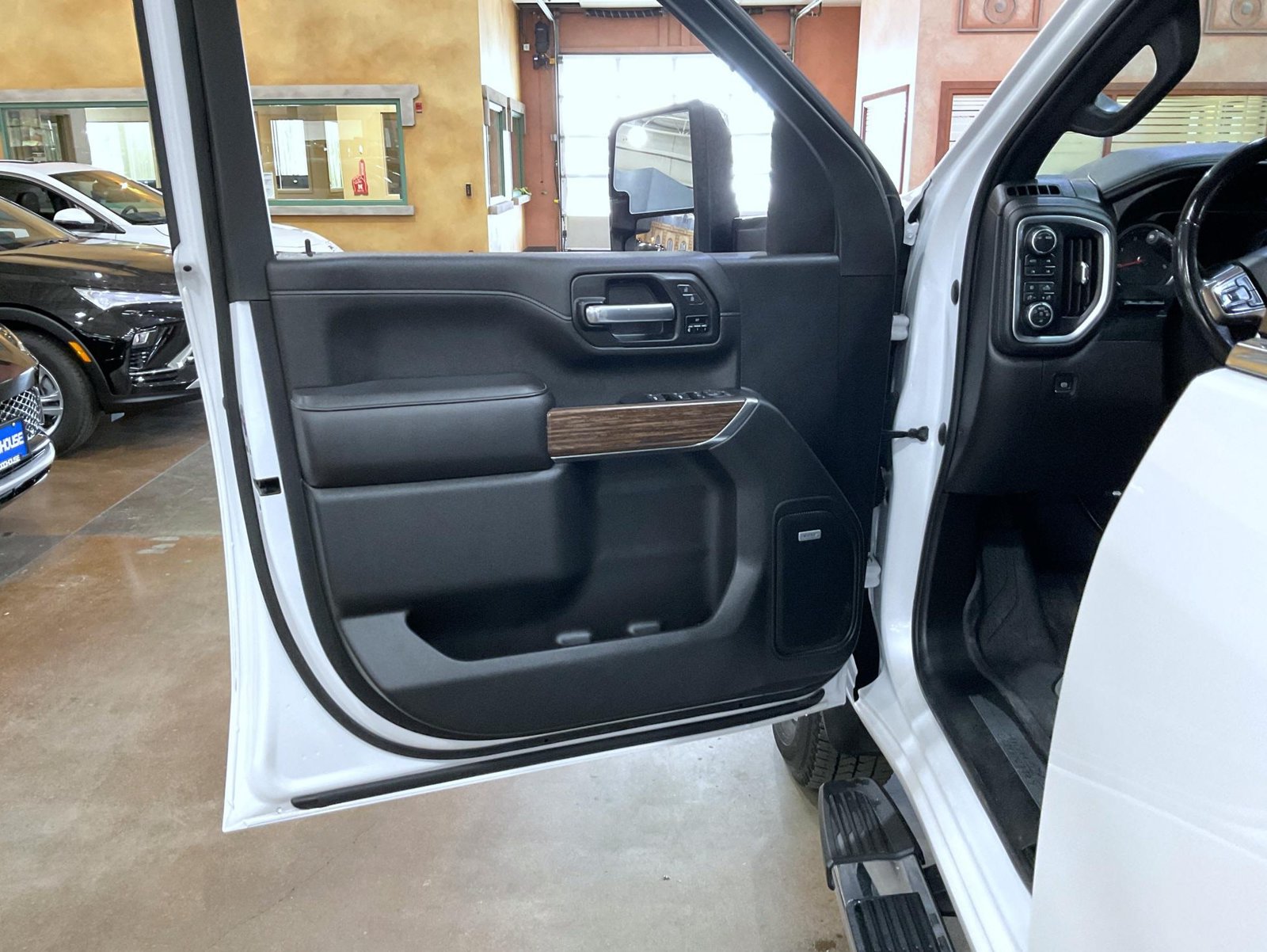 Certified 2020 Chevrolet Silverado 3500 High Country AWD/4WD image 9