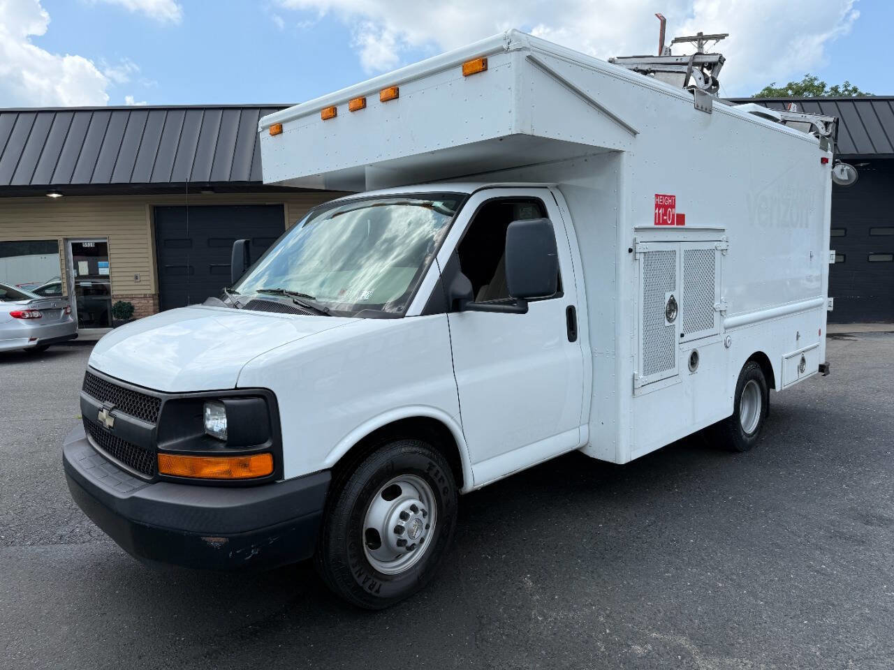 Used 2009 Chevrolet Express 3500 RWD image 1