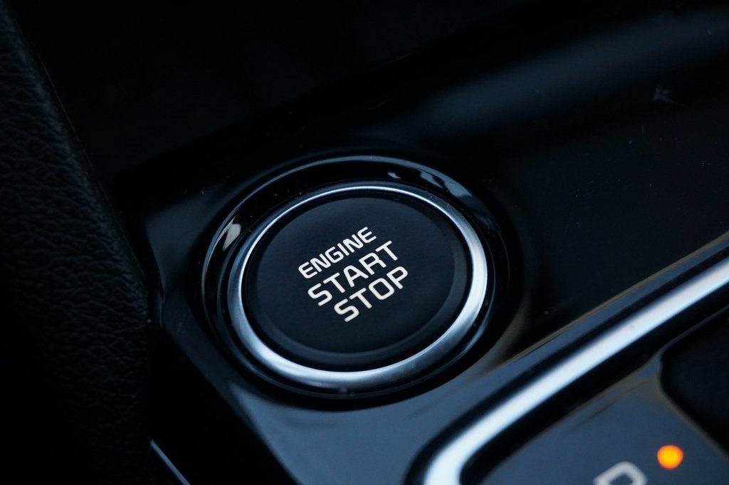 Used 2025 Kia Sportage EX image 19