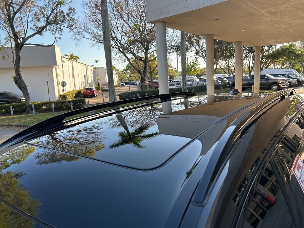 Used 2024 BMW X7 xDrive40i w/ M Sport Package image 17