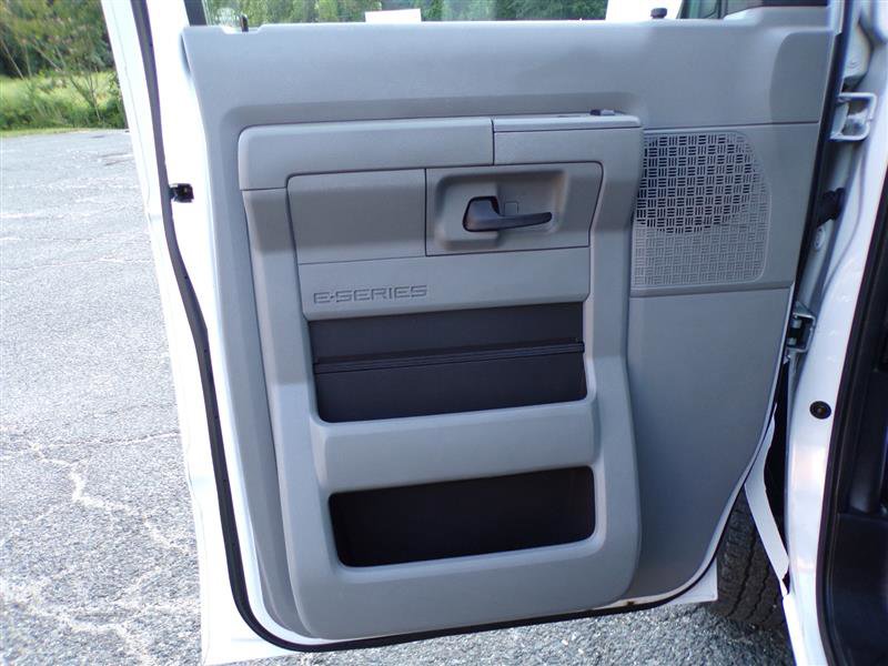 Used 2014 Ford E-250 and Econoline 250 Extended w/ Power Group image 13