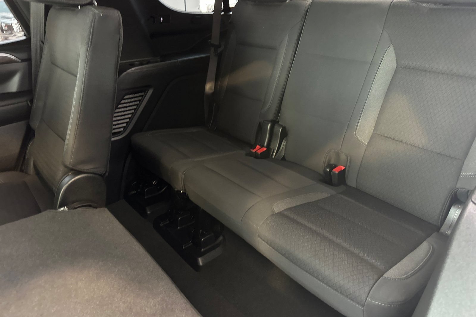 Used 2024 Chevrolet Tahoe LS RWD image 19