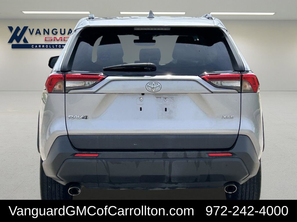 Used 2022 Toyota RAV4 XLE Premium image 7