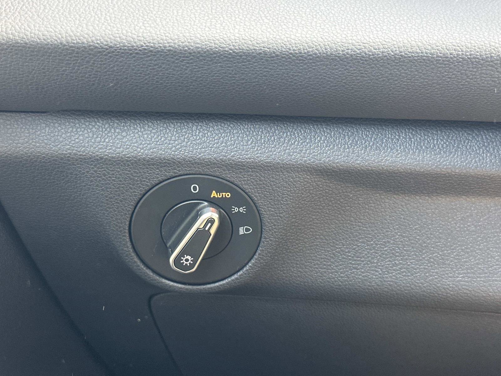 Used 2025 Volkswagen Jetta Sport image 26