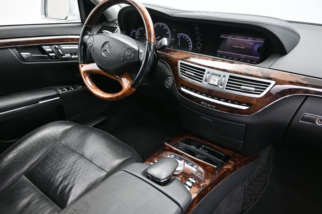 Used 2011 Mercedes-Benz S 550 4MATIC image 17