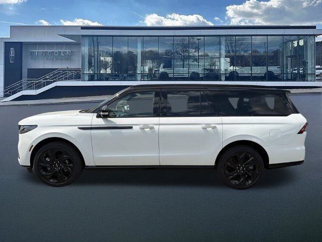 New 2027 Lincoln Navigator L Black Label AWD/4WD image 4