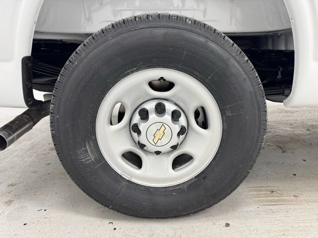 New 2026 Chevrolet Express 2500 Extended w/ Driver Convenience Package RWD image 25