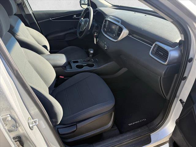 Used 2020 Kia Sorento LX image 15
