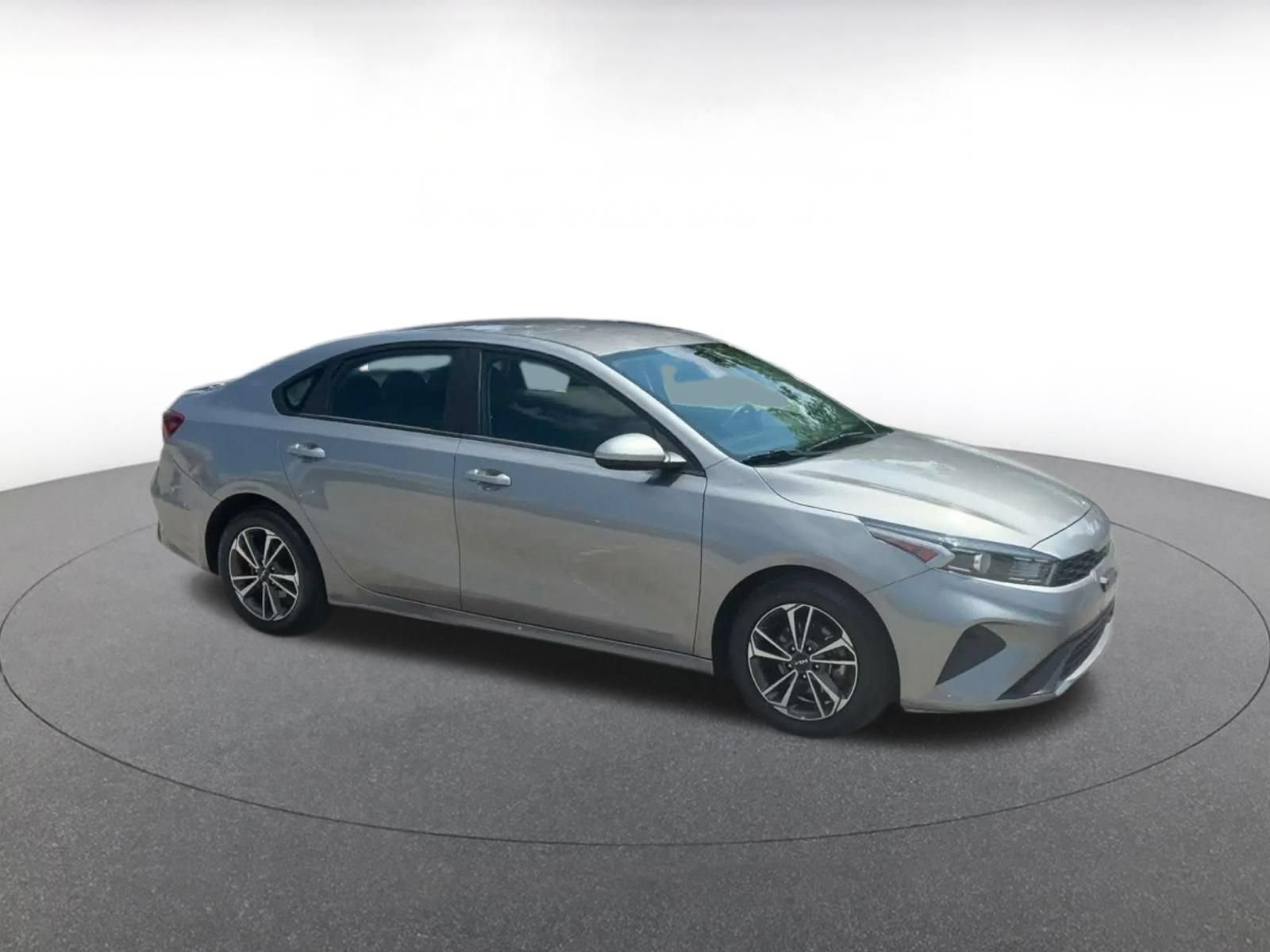 Used 2024 Kia Forte LXS FWD image 2