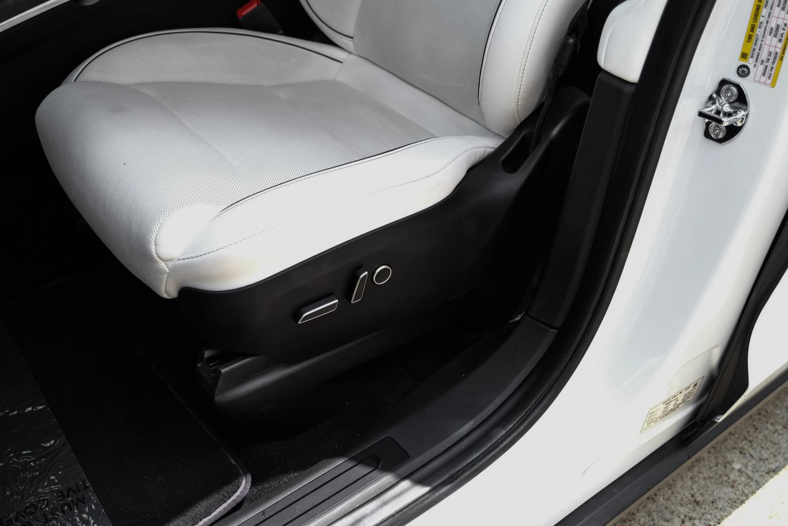 Used 2023 Tesla Model X Plaid AWD/4WD image 31