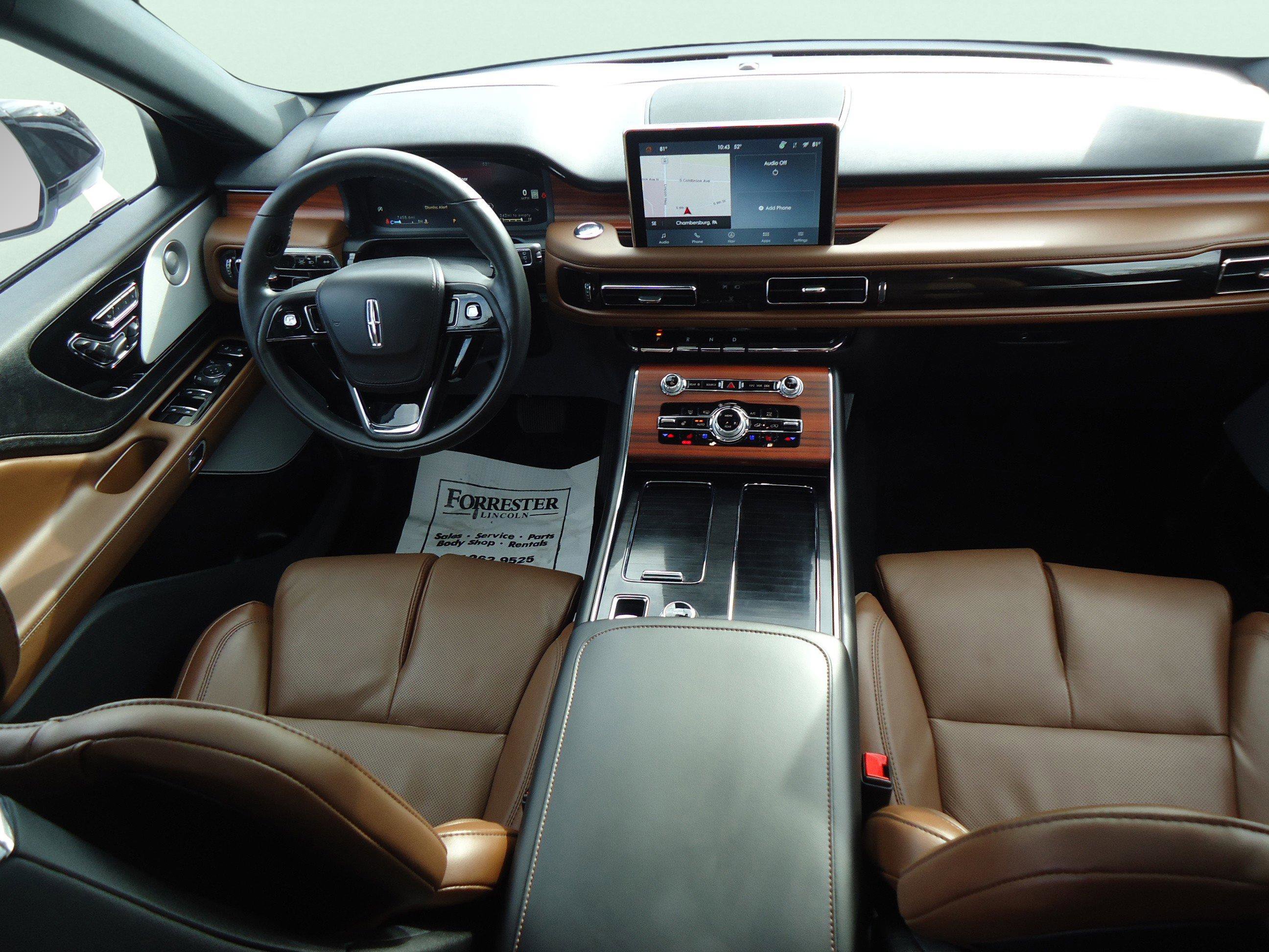 Used 2024 Lincoln Aviator Reserve w/ Equipment Group 201A image 9