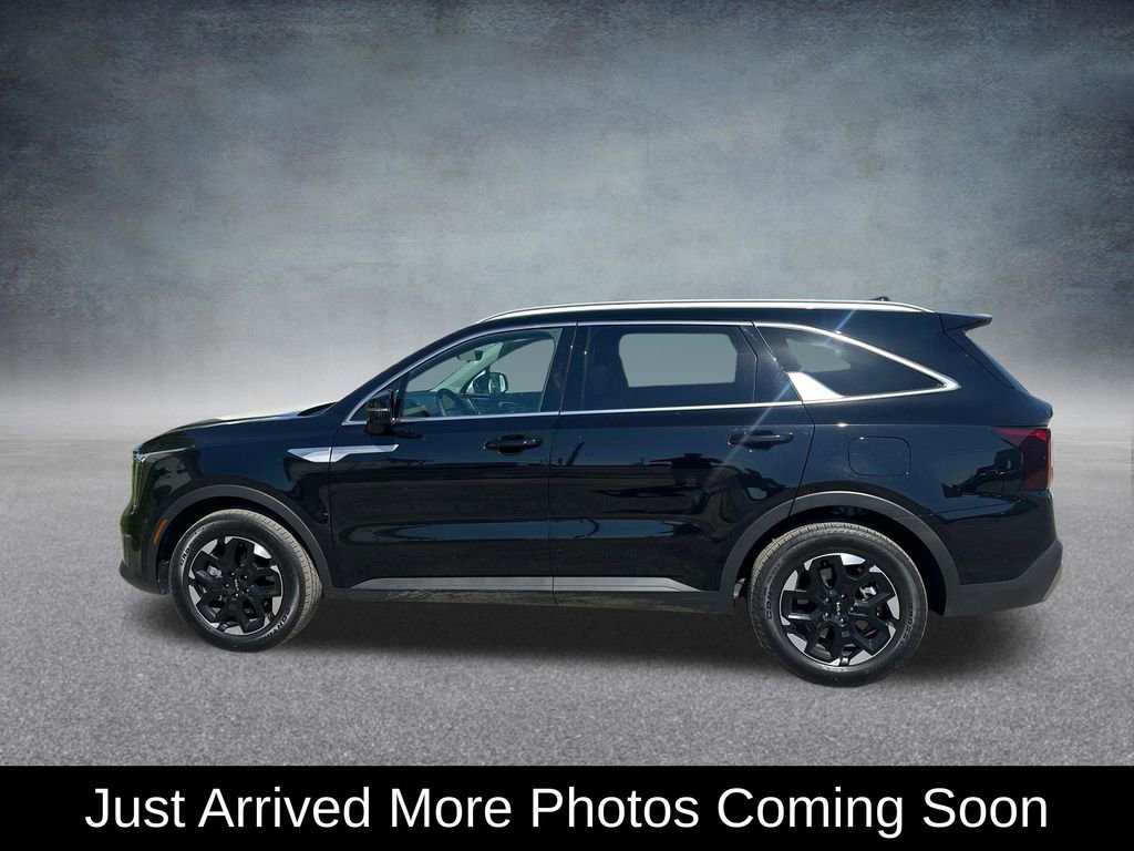 Used 2025 Kia Sorento S w/ Panoramic Sunroof Package FWD image 2