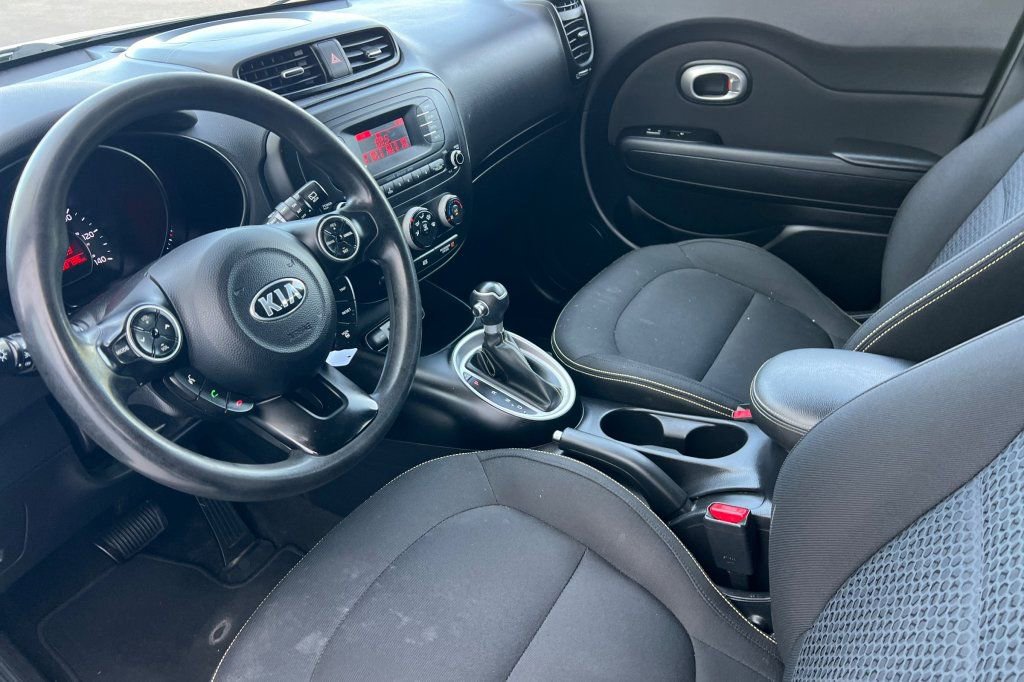 Used 2015 Kia Soul + FWD image 7