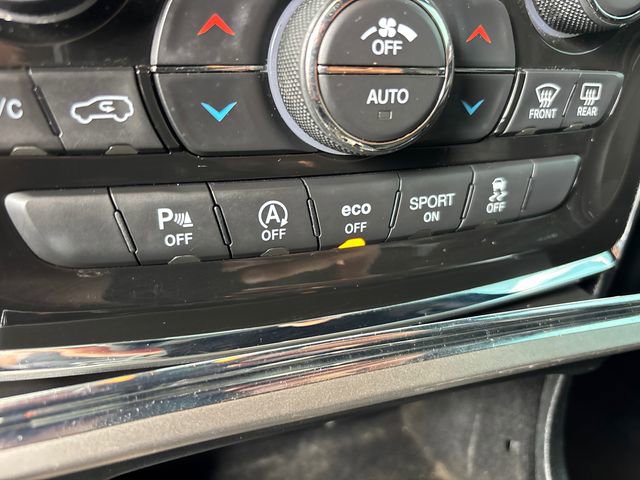 Used 2022 Jeep Grand Cherokee Laredo X AWD/4WD image 24