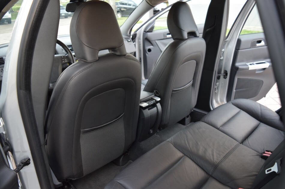 Used 2011 Volvo V50 T5 image 47