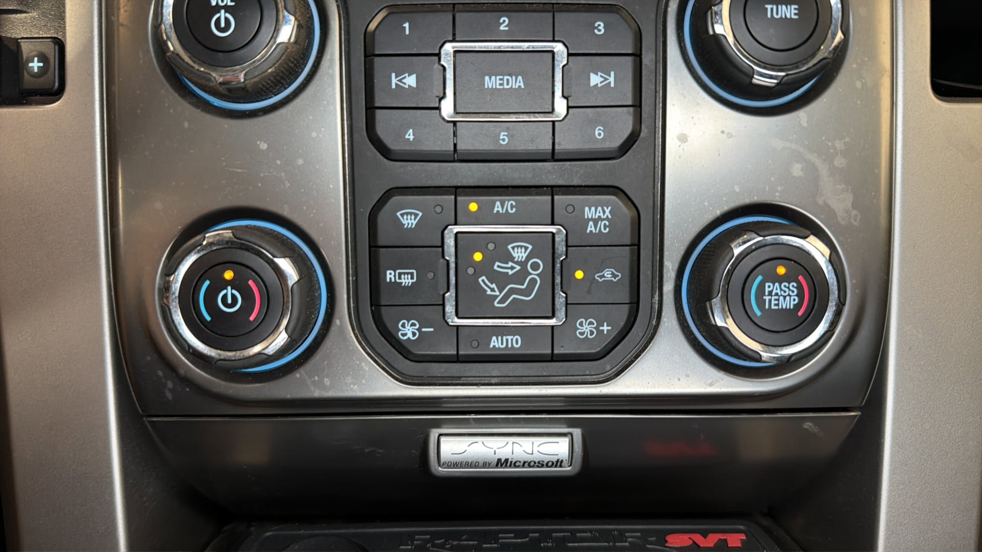Used 2014 Ford F150 Raptor w/ Equipment Group 801A Luxury AWD/4WD image 28