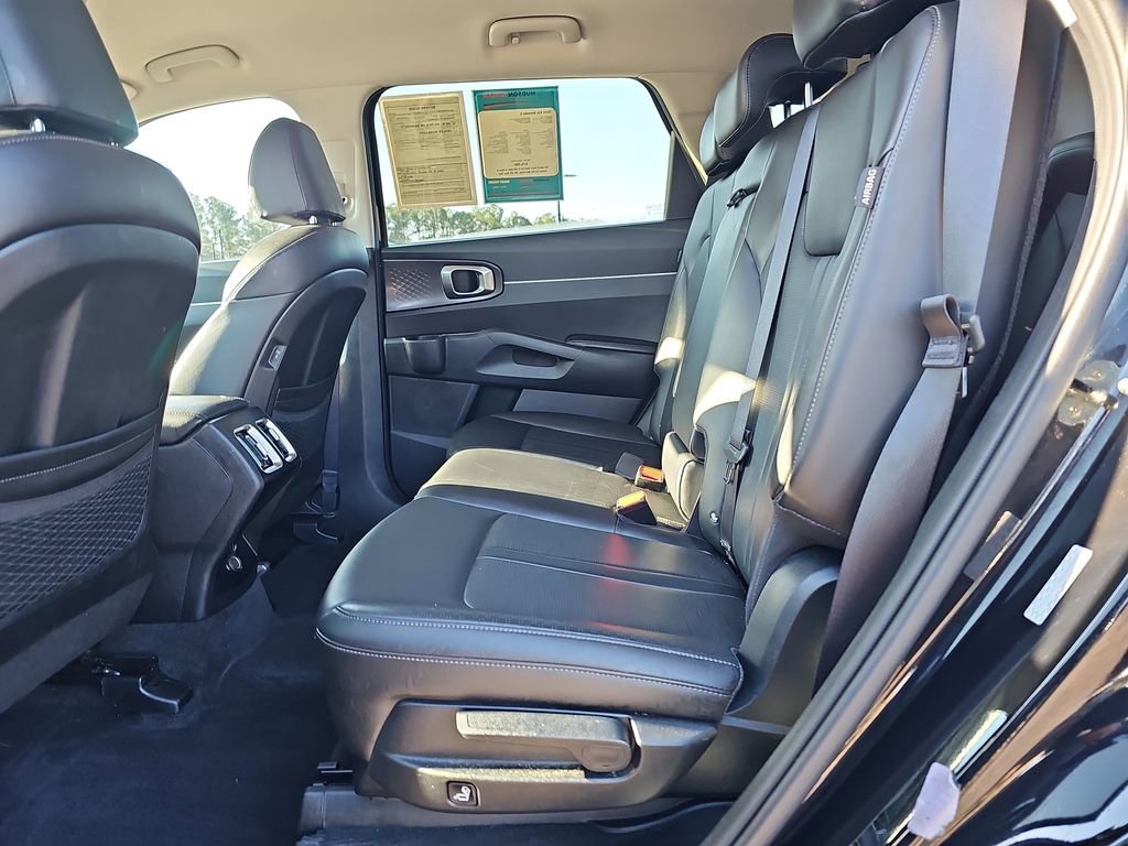 Used 2024 Kia Sorento S image 18