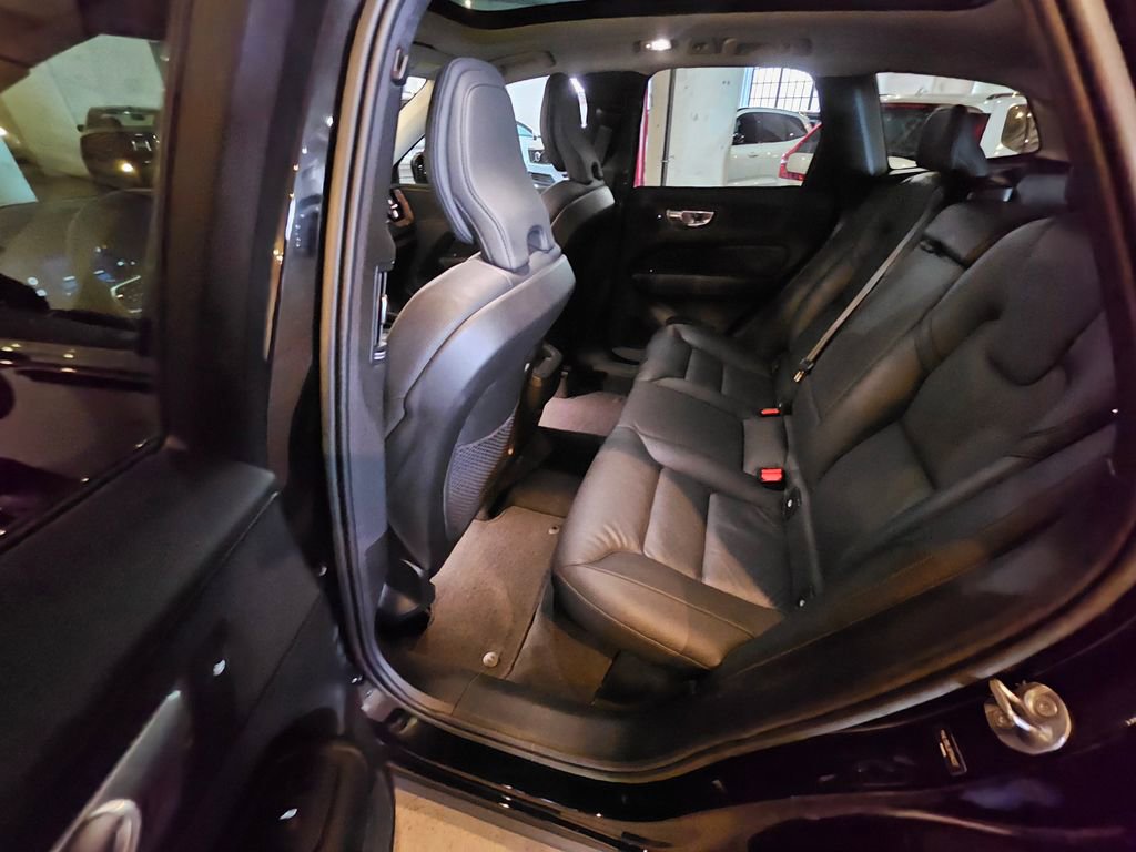 Certified 2023 Volvo XC60 B5 Plus AWD/4WD image 15
