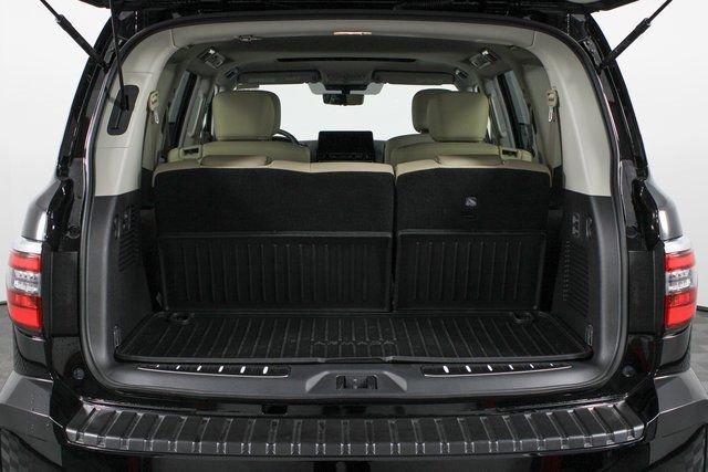 New 2024 Nissan Armada Platinum w/ Captain's Chairs Package image 5