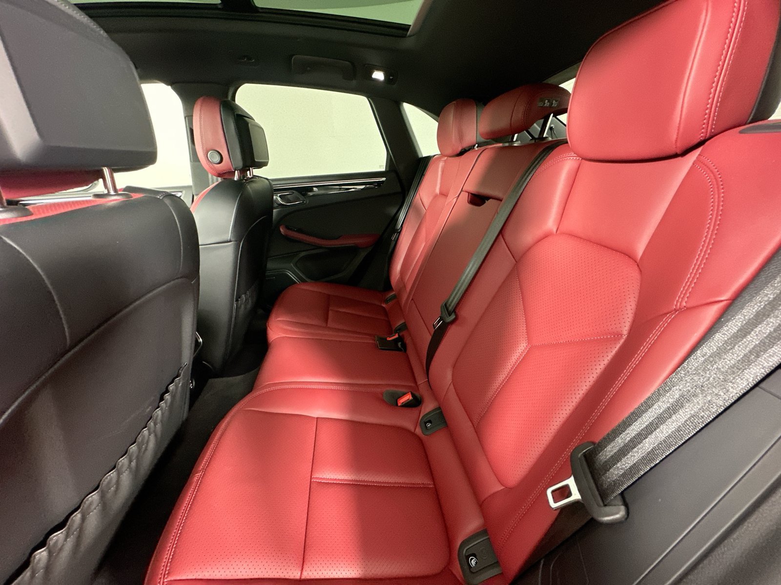 New 2026 Porsche Macan S AWD/4WD image 34