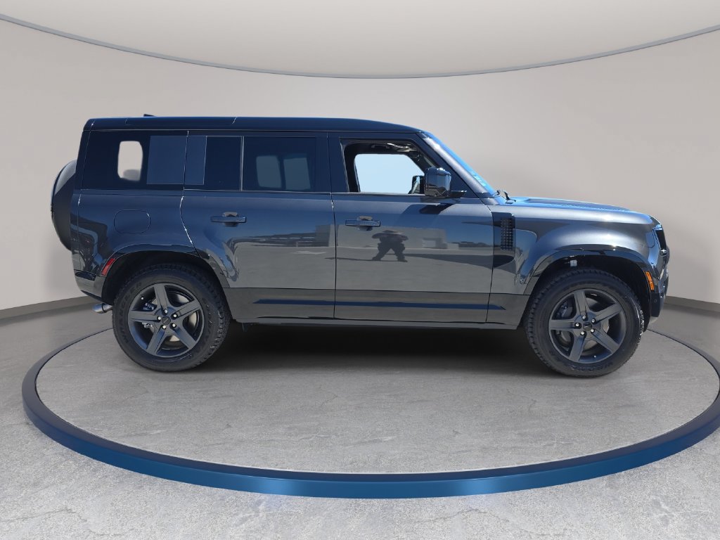 New 2026 Land Rover Defender 110 X-Dynamic SE AWD/4WD image 4
