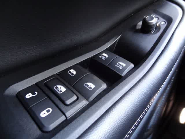 Used 2023 Jeep Grand Cherokee Limited w/ Black Appearance Package AWD/4WD image 20