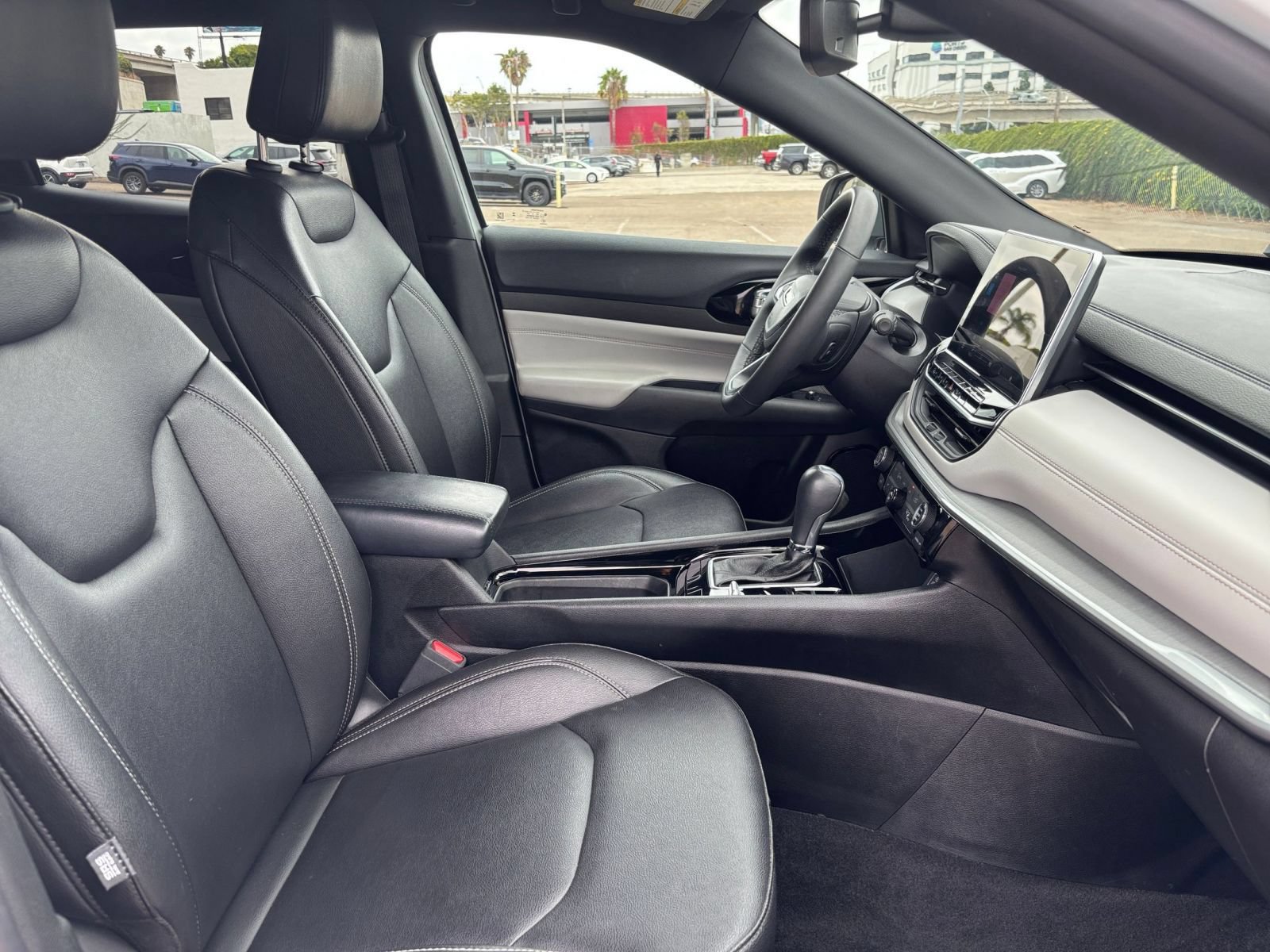Used 2025 Jeep Compass Limited AWD/4WD image 36