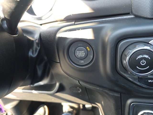 Used 2023 Jeep Wrangler Unlimited w/ Sun & Screen Package image 26