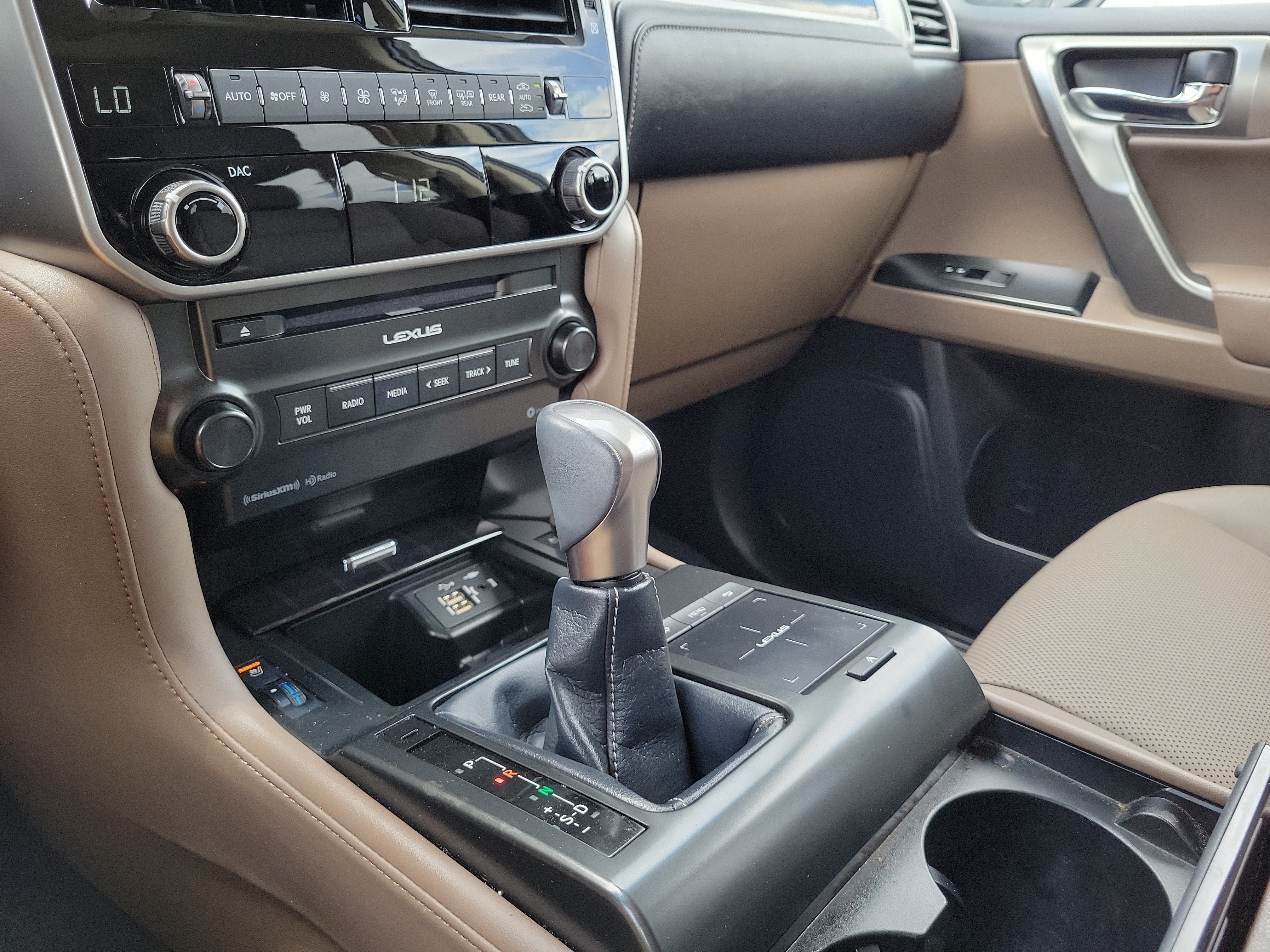 Used 2023 Lexus GX 460 Premium w/ Premium Package AWD/4WD image 27