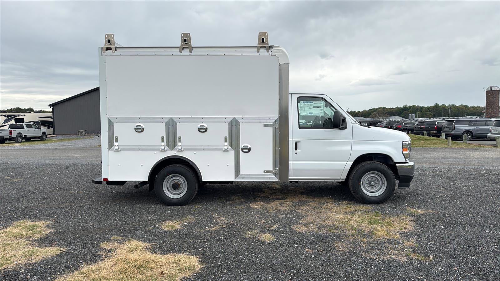 New 2027 Ford E-350 and Econoline 350 Super Duty RWD image 7
