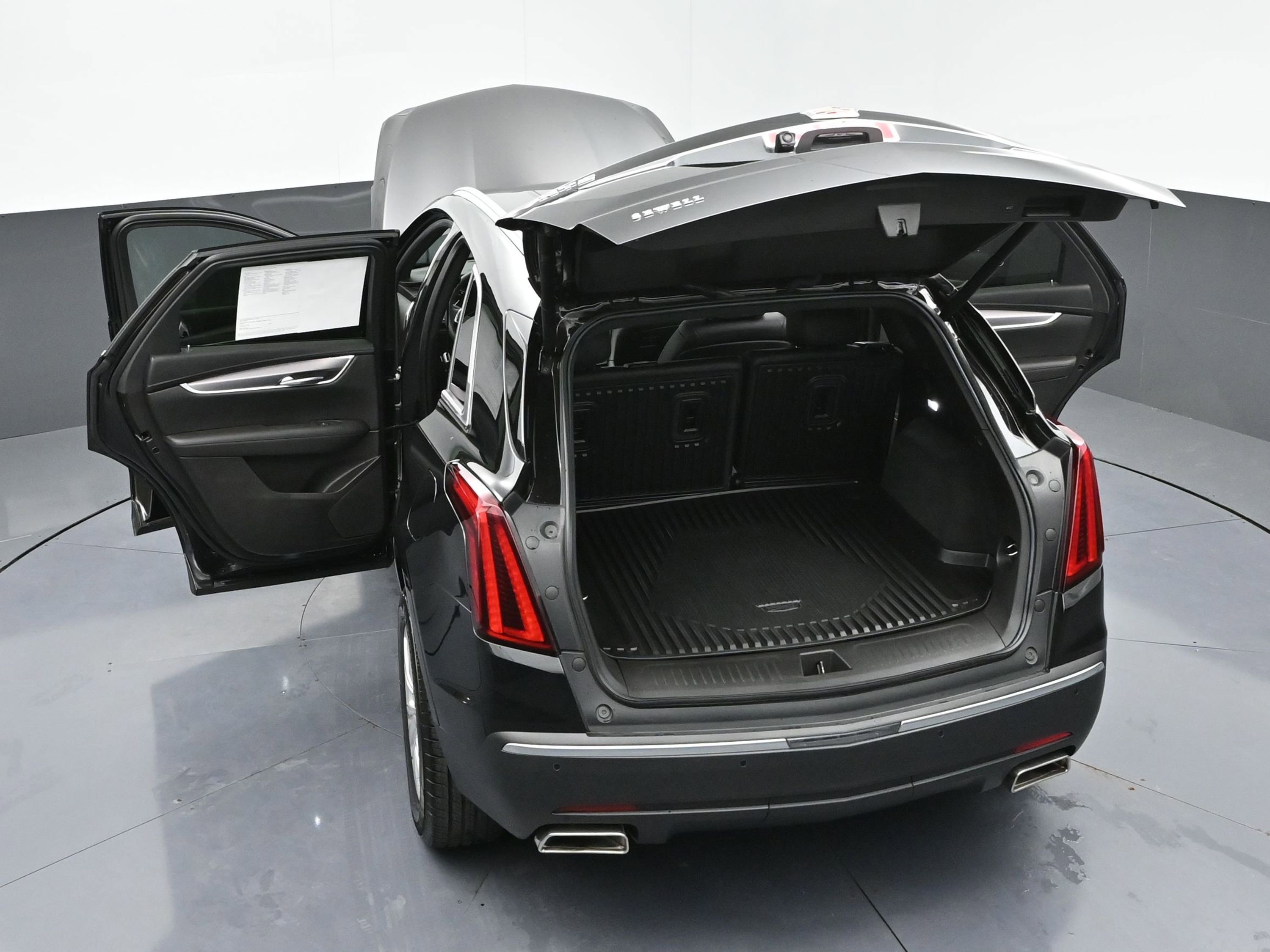 Used 2024 Cadillac XT5 Luxury w/ LPO, Floor Liner Package image 48