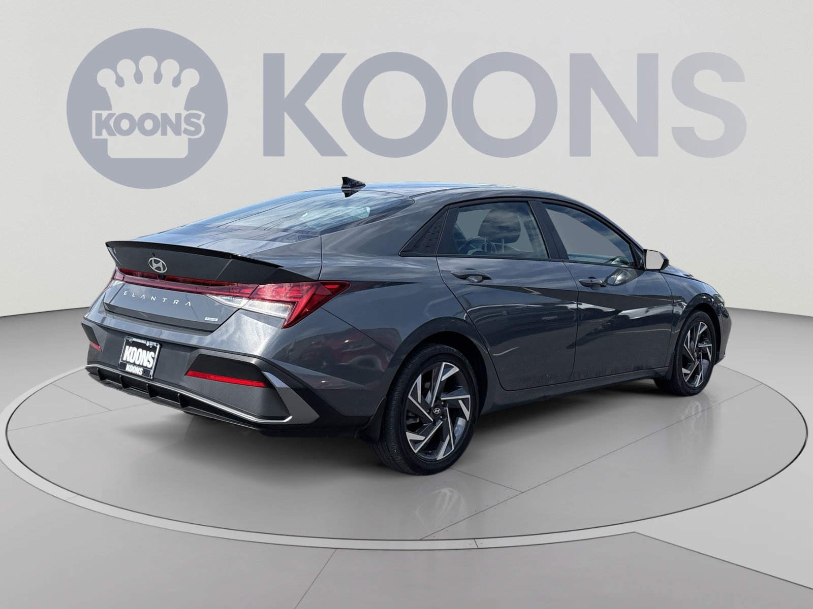 Used 2025 Hyundai Elantra SEL FWD image 7