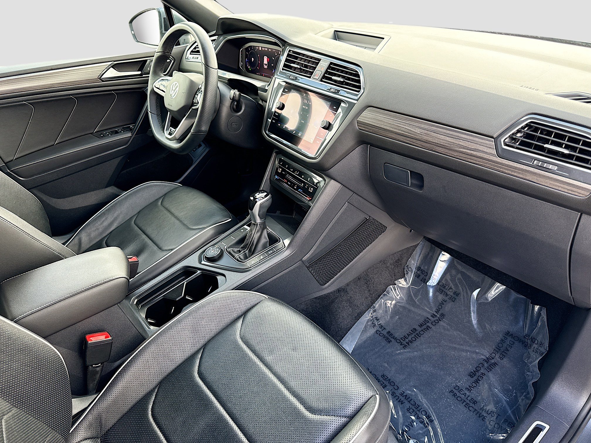 Used 2022 Volkswagen Tiguan SEL R-Line AWD/4WD image 13