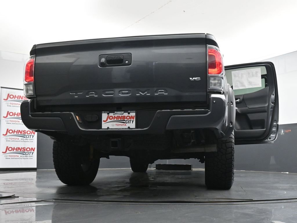 Used 2022 Toyota Tacoma TRD Off-Road w/ Technology Package image 43