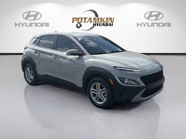 Used 2023 Hyundai Kona SE w/ Cargo Package FWD image 3