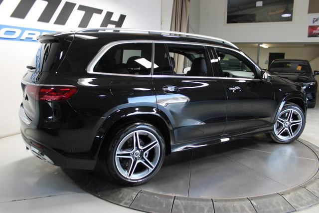 Used 2024 Mercedes-Benz GLS 450 4MATIC w/ AMG Line Exterior image 6