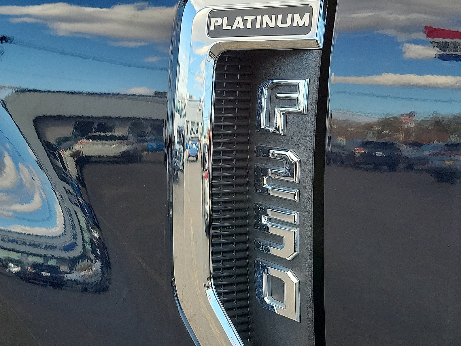 Used 2021 Ford F250 Platinum w/ FX4 Off-Road Package AWD/4WD image 25