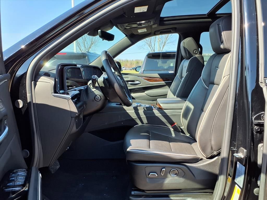 Used 2024 Cadillac Escalade Premium Luxury w/ LPO, Floor Liner Package image 15