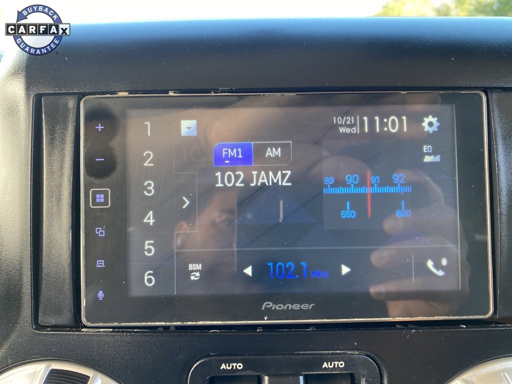 Used 2011 Jeep Wrangler Unlimited Sahara image 29